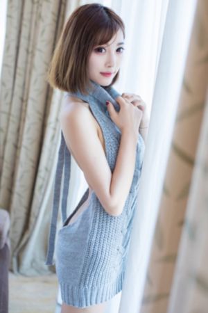 按摩的女大学生